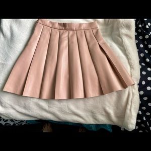 Aritzia Sunday Best Olive skirt in vegan leather